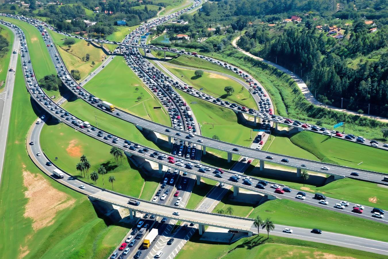 Fim de ano nas estradas: saiba quais os piores horários para viajar na época de Natal e evite pegar congestionamentos